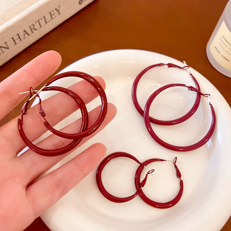 Vintage Fashion Korea - Anting Simpai Lingkaran Geometris Warna Merah