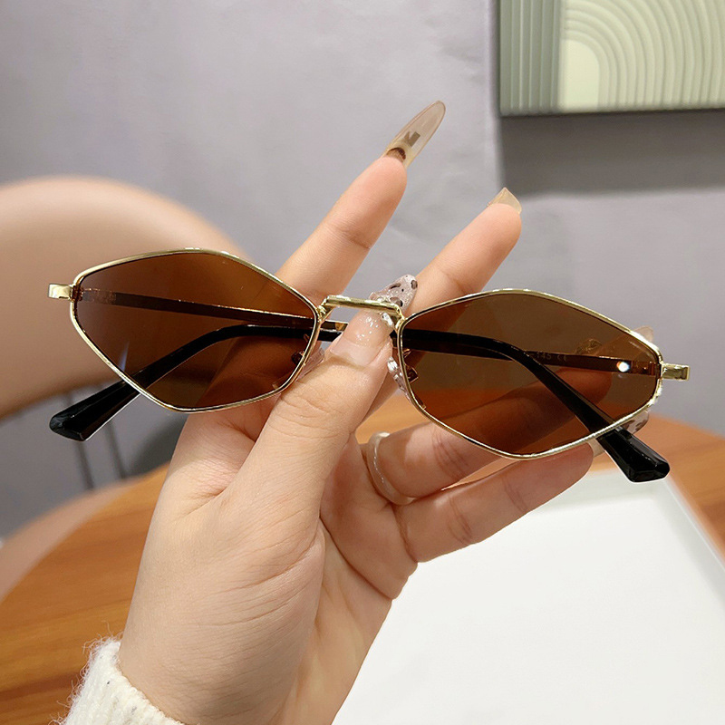 Kacamata Hitam Kecil Poligonal - Vintage Fashion In 2025 ulasan dan harga