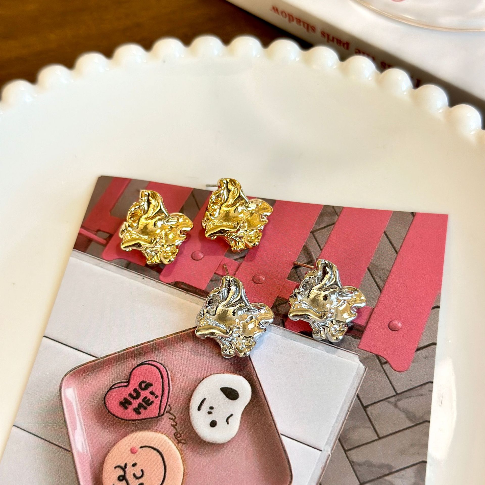 Anting-anting stud logam berli - Vintage Fashion Korea ulasan dan harga